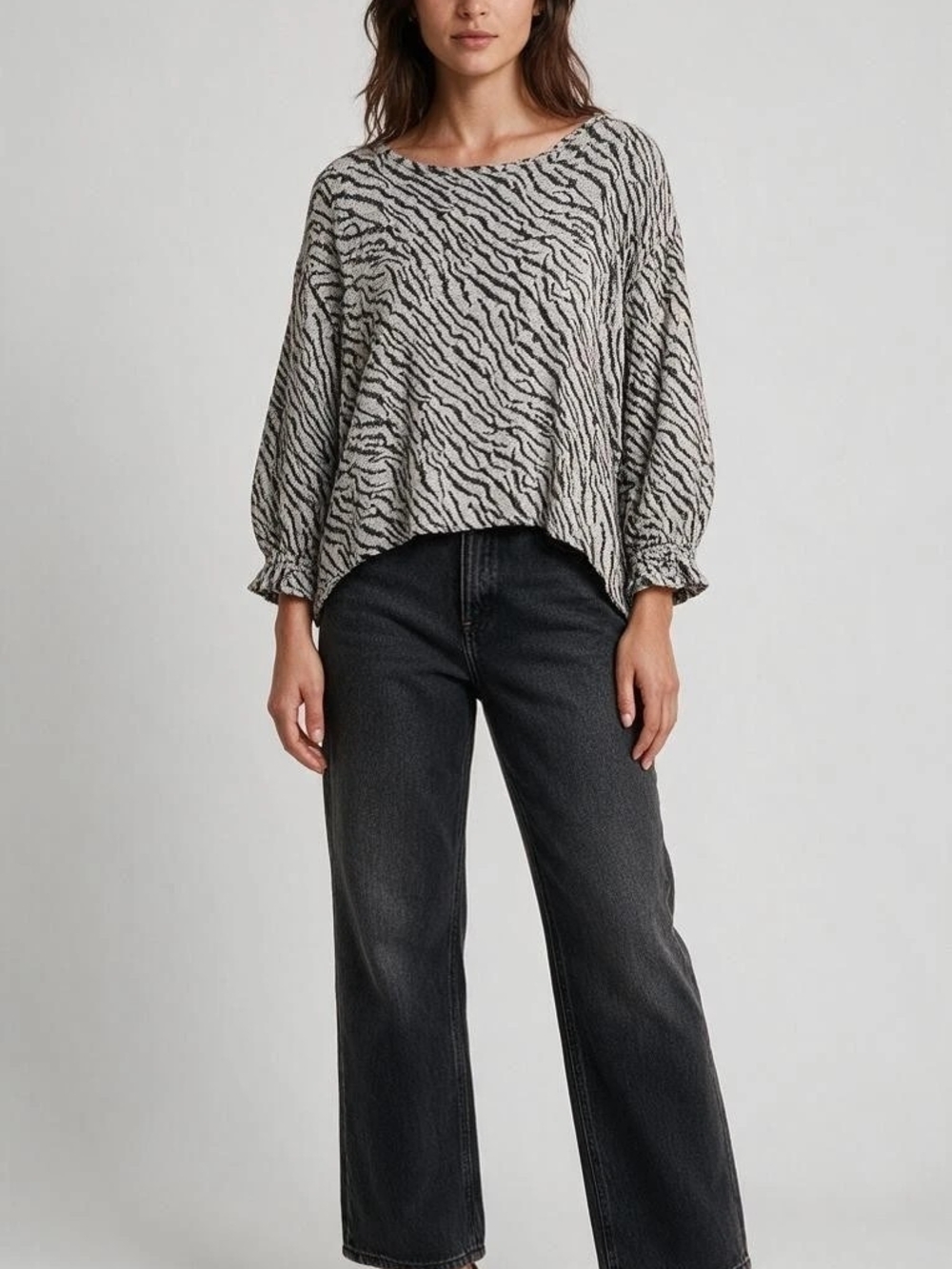 Zac & Rachel Black and Cream Puff Sleeve Top